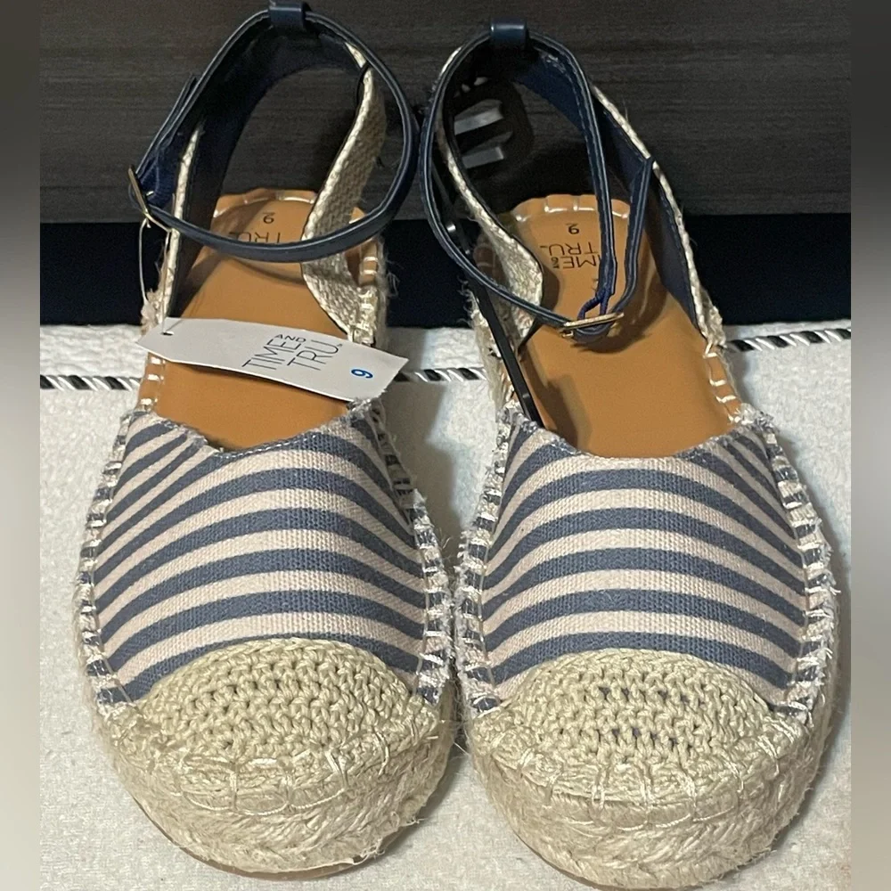 Time‎ and Tru Navy & White Striped Espadrille Platforms Size 9 NWT